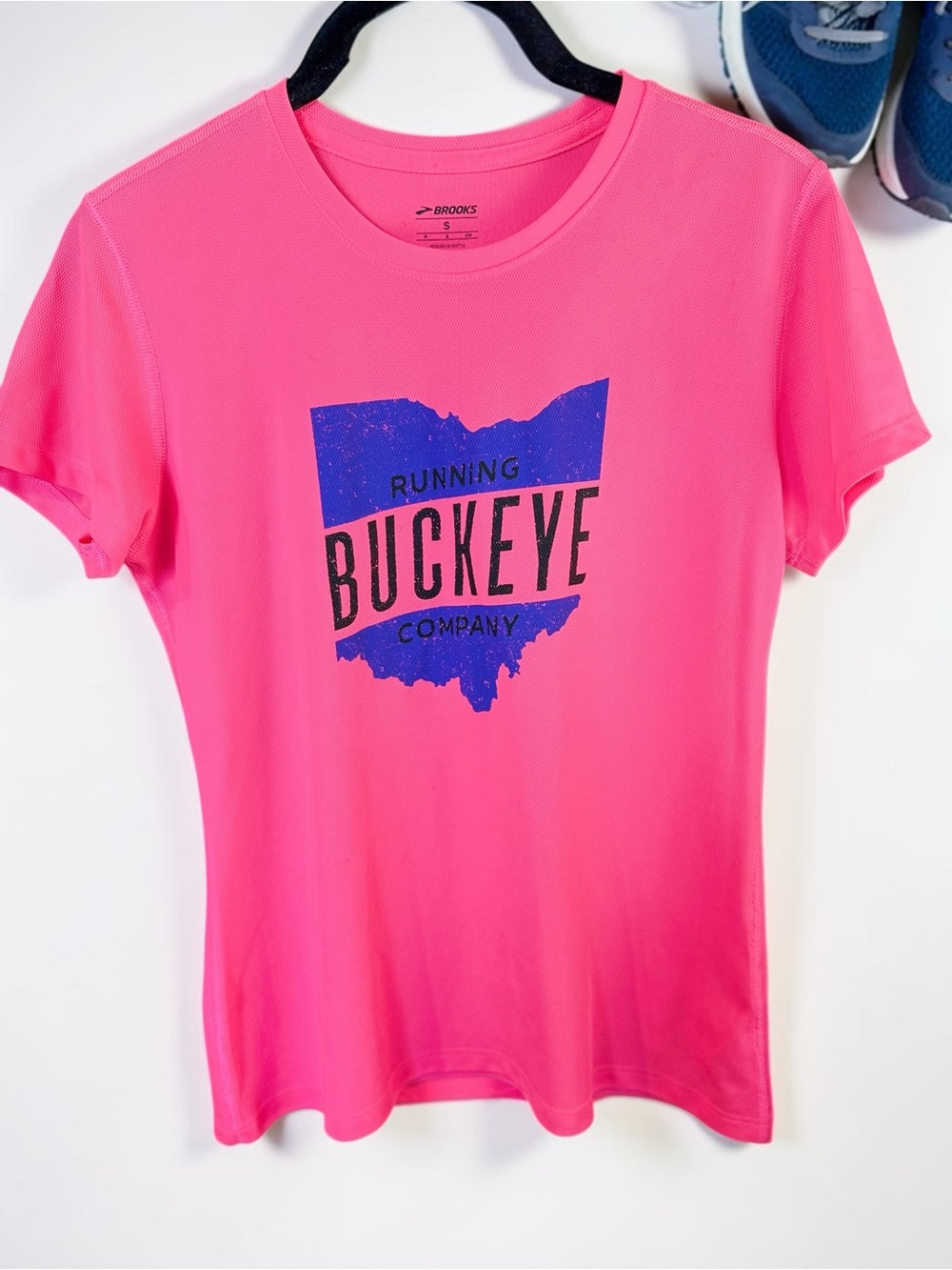 Brooks Running Buckeye Company Pink Graphic Running Shirt Women’s Small Tee